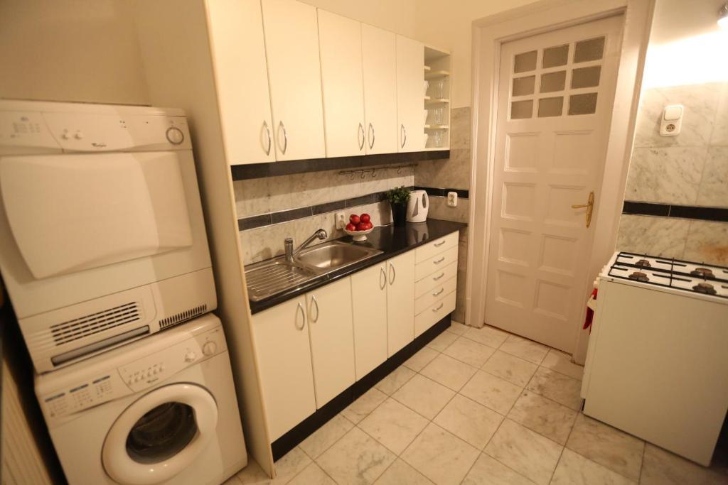 D.Five Classic Luxury Apartment Budapest Room photo
